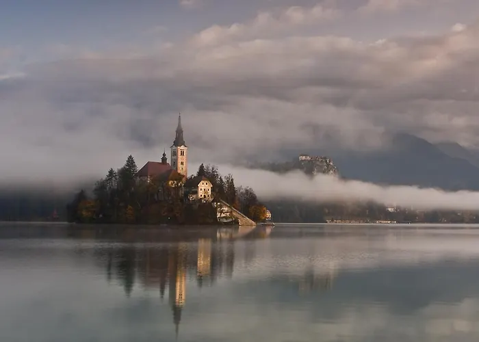 农家乐 多利纳克莱尼尔农家乐 *